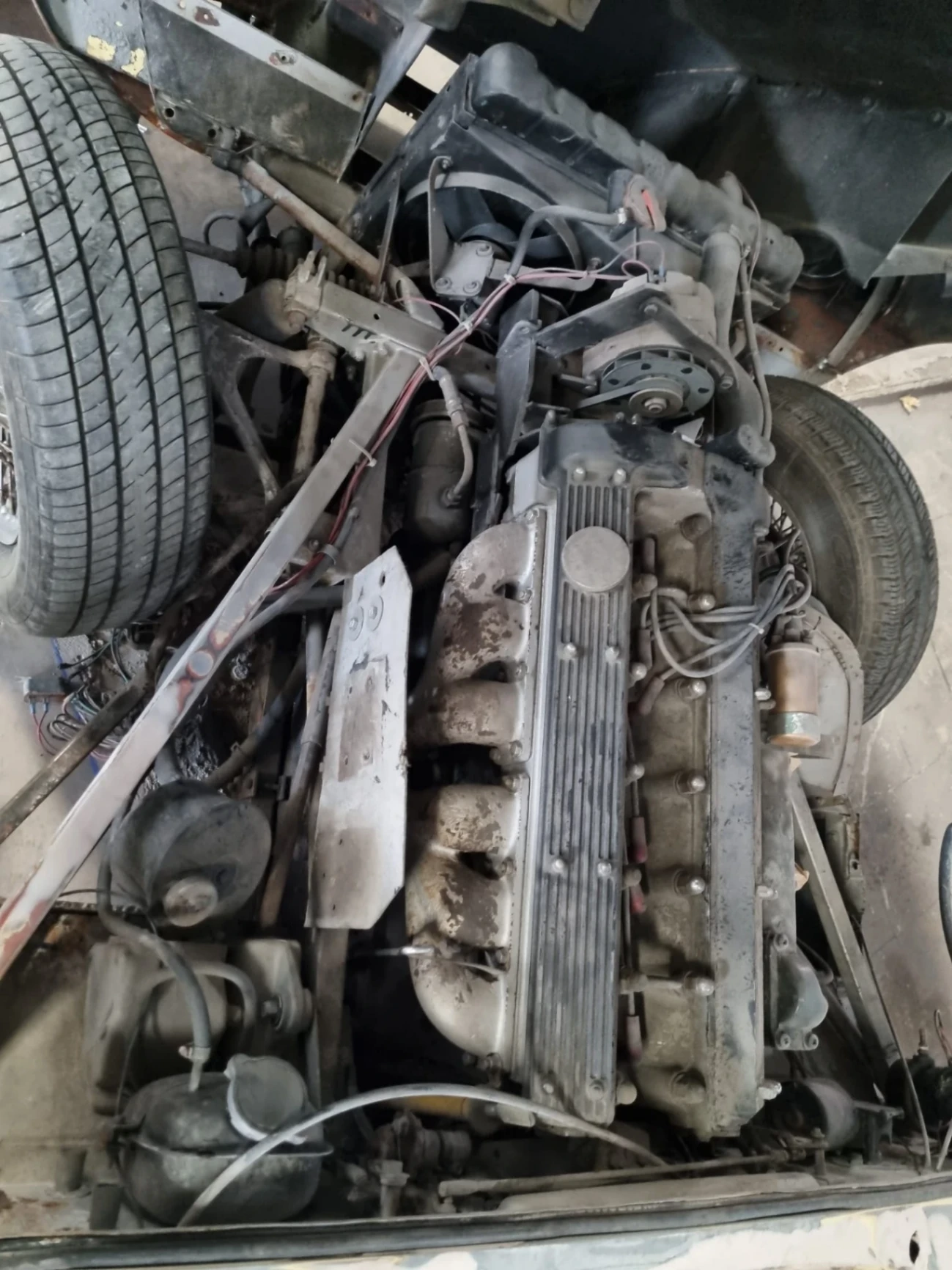 Jaguar E type Coup. 1970 " Proyect " — 0 km — 4.200cc , 6 cilindros en linea. — 265 CV